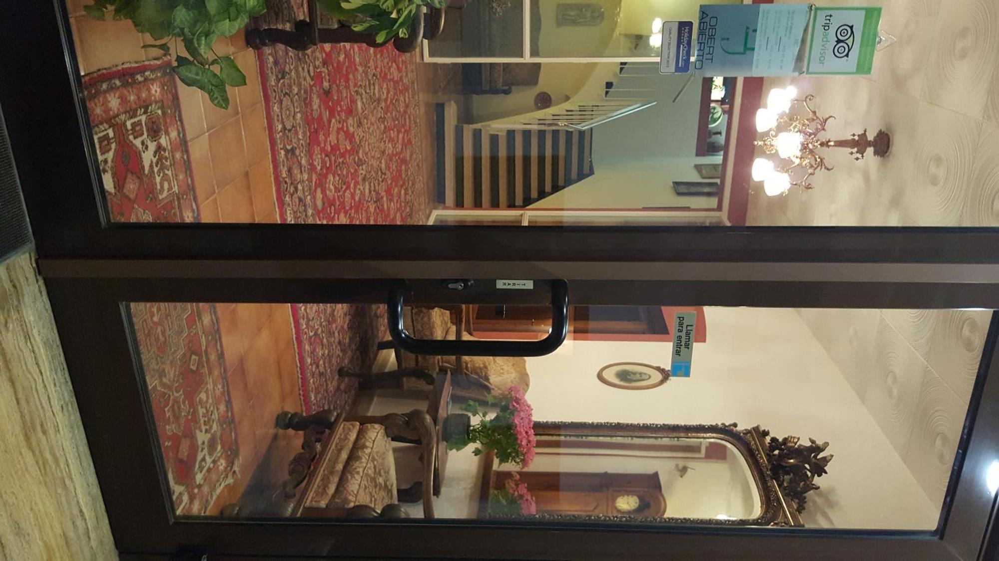 Hostal Residencia Catalina Palamós Zewnętrze zdjęcie
