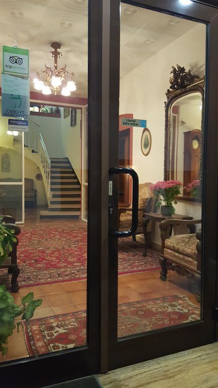 Hostal Residencia Catalina Palamós Zewnętrze zdjęcie