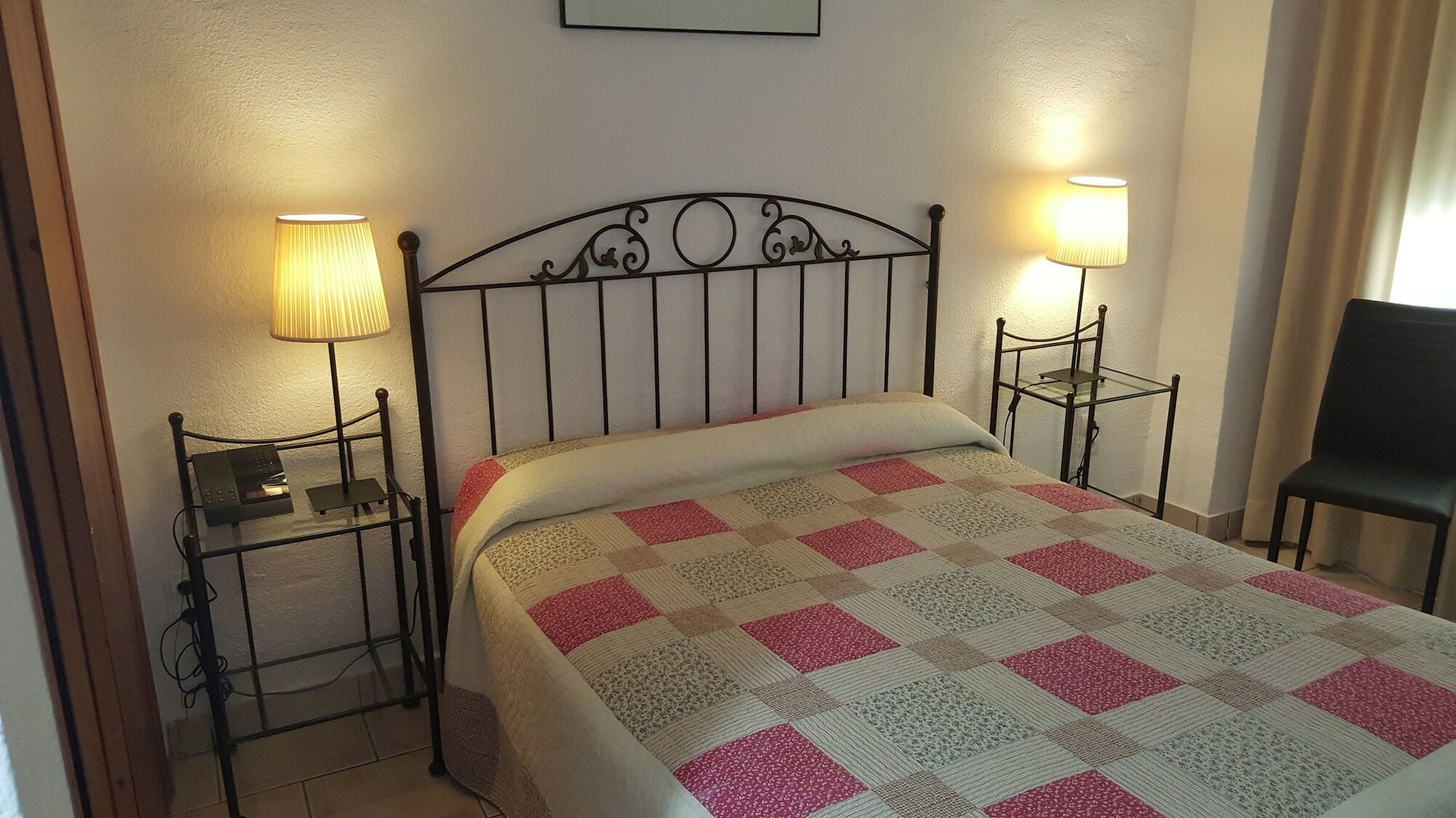 Hostal Residencia Catalina Palamós Zewnętrze zdjęcie