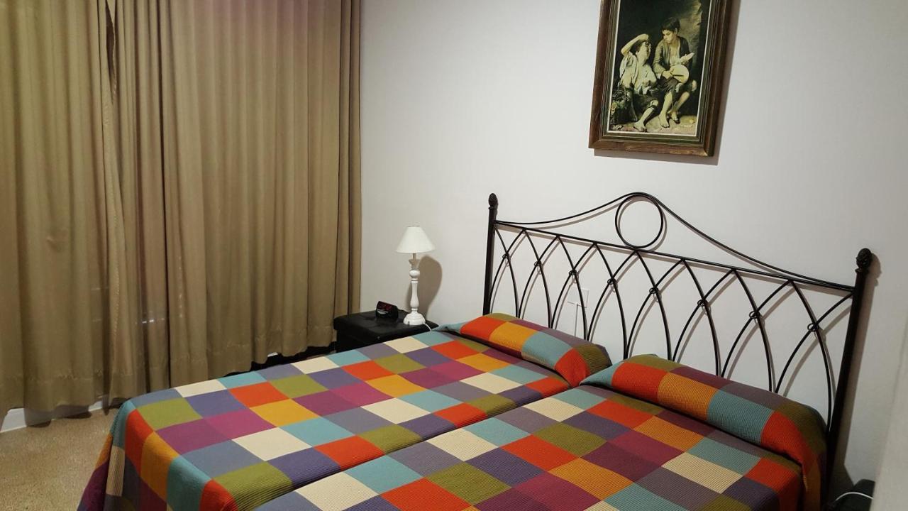 Hostal Residencia Catalina Palamós Zewnętrze zdjęcie